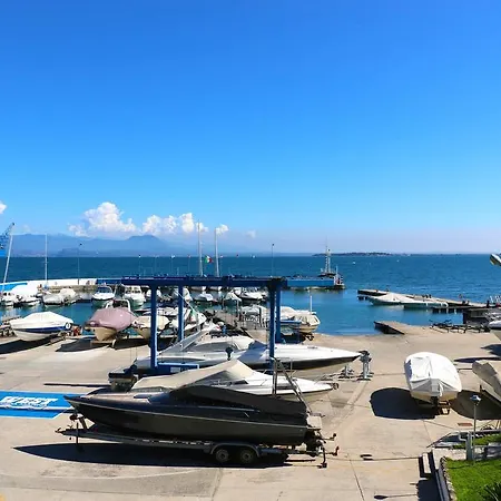 Corte Garda Sole 아파트